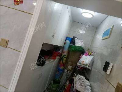 金色阳光，3室2厅2卫，142.00㎡，售价61万