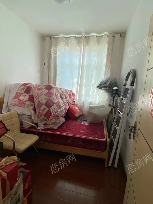 乘风小区，3室2厅2卫，124.00㎡，普装，售价27万 二手房