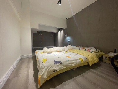 房东去外地发展，现低价出售精装公寓