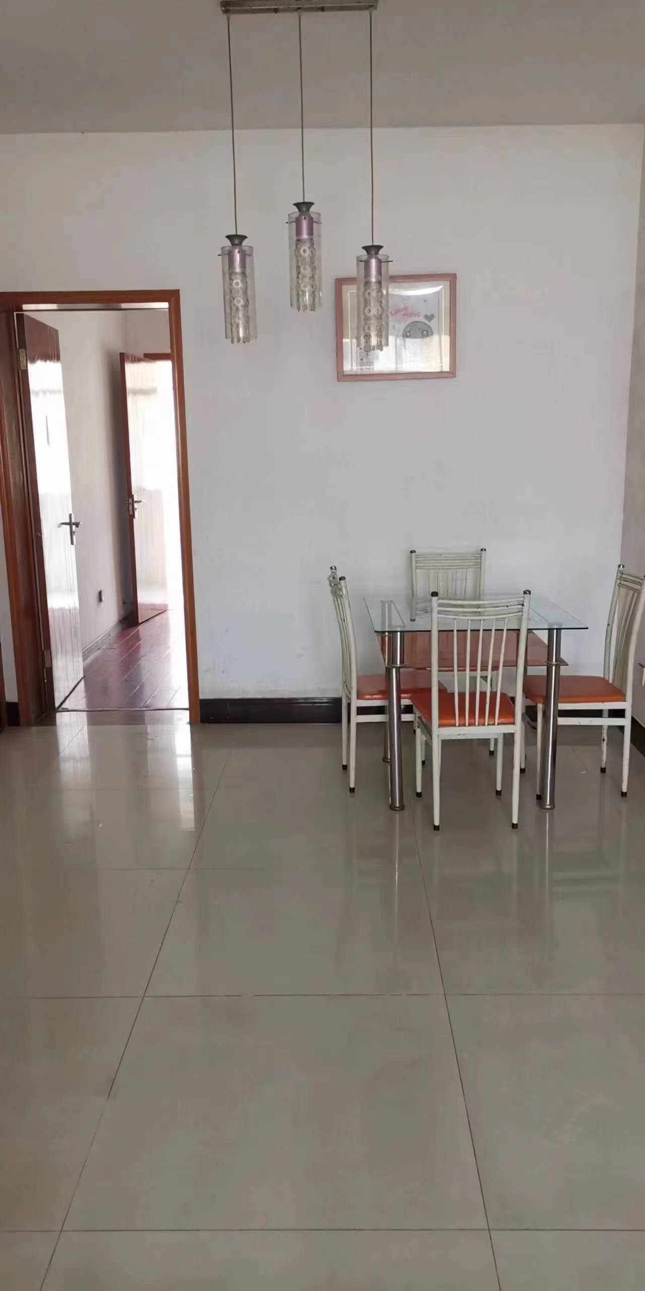 益和花园南区，3室2厅2卫，117.00㎡，普装，售价32万 二手房