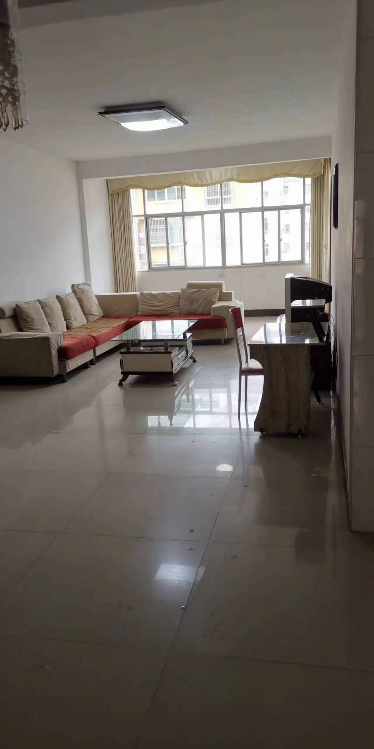 益和花园南区，3室2厅2卫，117.00㎡，普装，售价32万 二手房