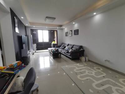 国瀚城，2室2厅1卫，99.00㎡，普装，售价32.8万