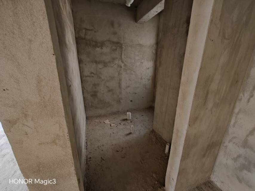 富鑫春天，3室2厅2卫，125.00㎡，毛坯，售价55万 二手房