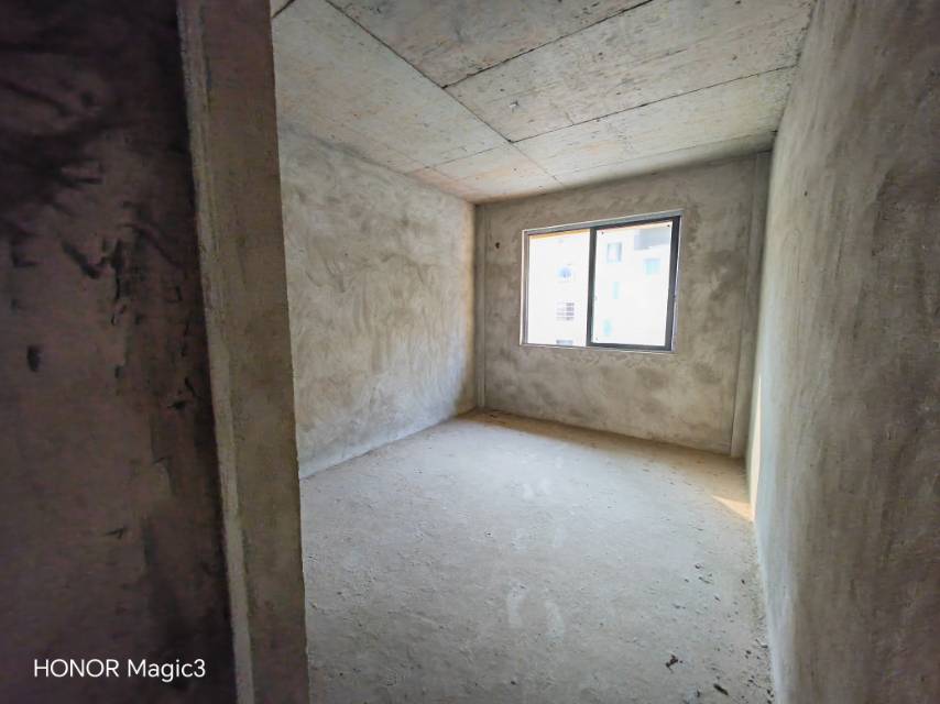 富鑫春天，3室2厅2卫，125.00㎡，毛坯，售价55万 二手房