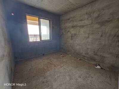 富鑫春天，3室2厅2卫，135.00㎡，毛坯，售价59万