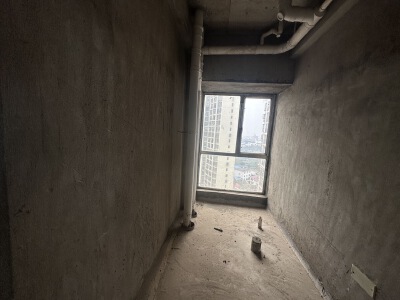 尚书房，3室2厅2卫，119.70㎡，毛坯，售价45万