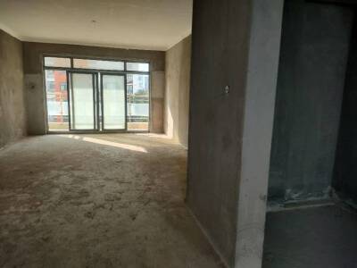 中航城果岭东方，4室2厅2卫，146.00㎡，毛坯，售价45万