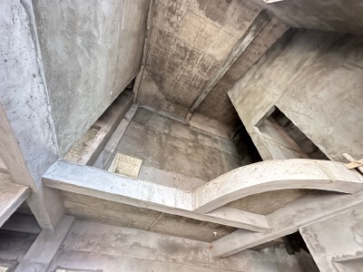 香江明珠，5室2厅2卫，179.74㎡，毛坯，售价50万