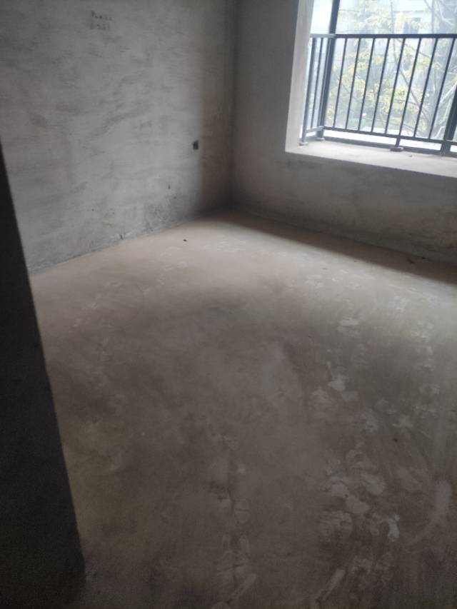 新加坡国际健康城，3室2厅1卫，97.97㎡，毛坯，售价42万 二手房