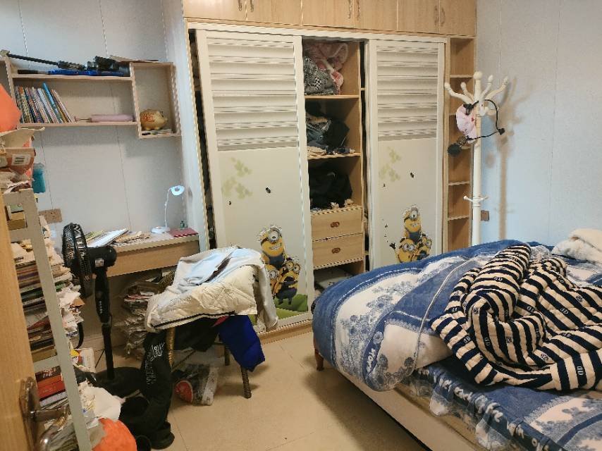 红宝石小区，3室2厅1卫，117.00㎡，精装，售价50万 二手房