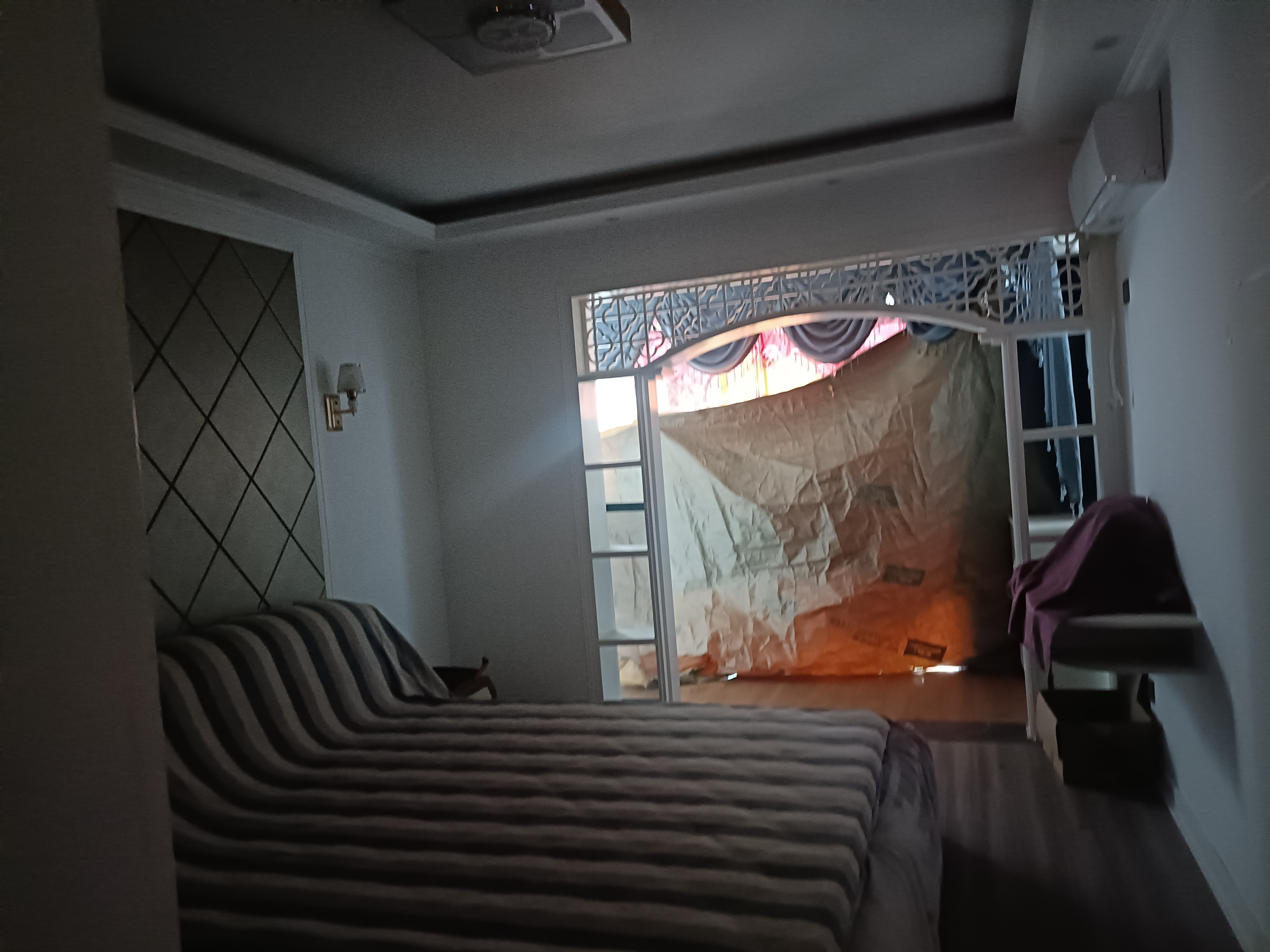 金色阳光，3室2厅2卫，138.4㎡，豪装，售价71万 二手房