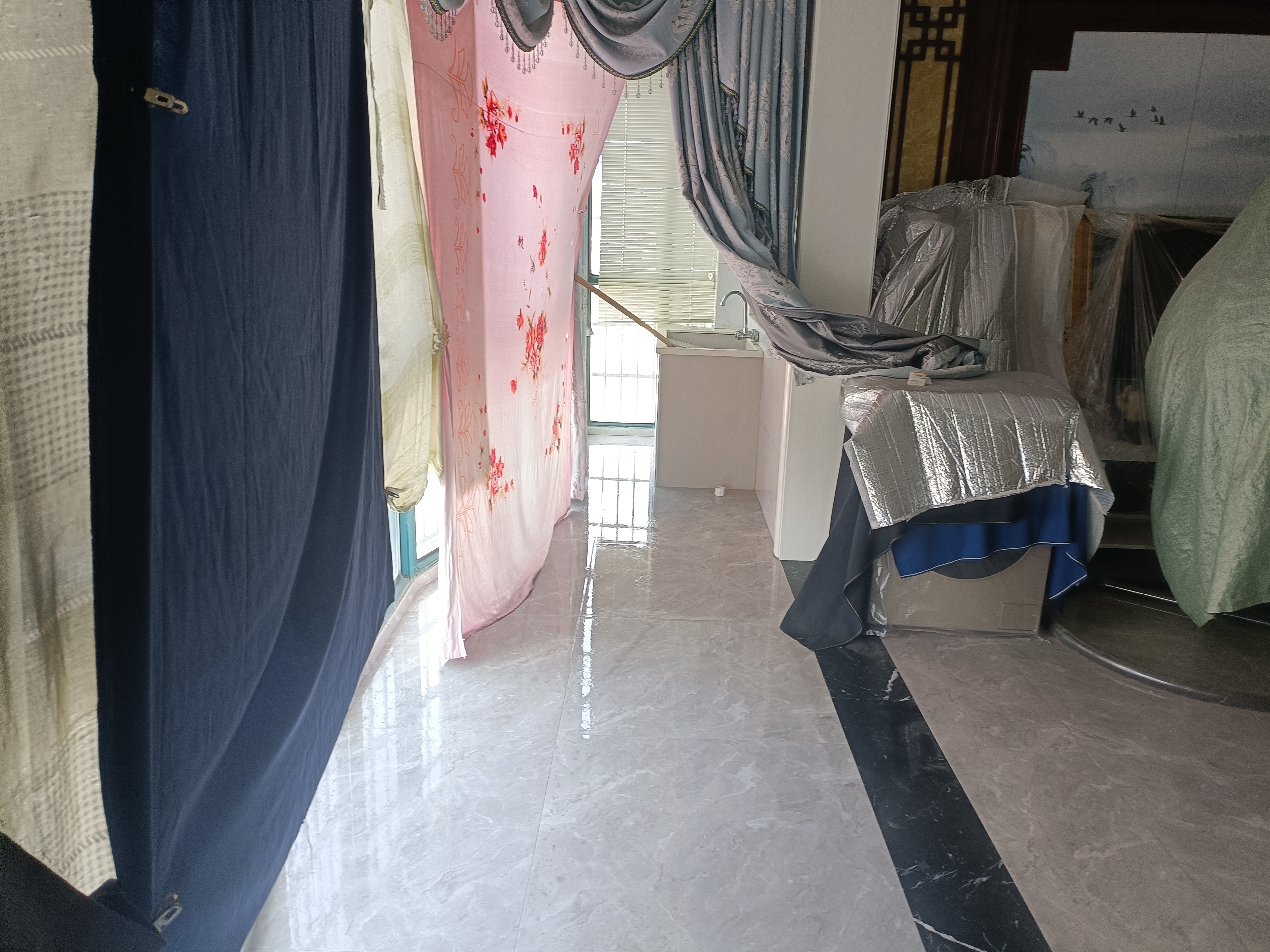 金色阳光，3室2厅2卫，138.4㎡，豪装，售价71万 二手房