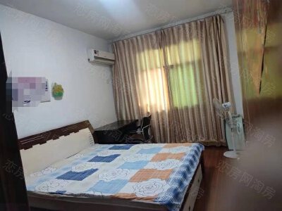 珍珠湖小区，3室2厅1卫，116.00㎡，普装，售价32万