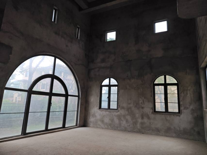 中航城庐山云岭，4室2厅2卫，229㎡，毛坯，售价200万 二手房