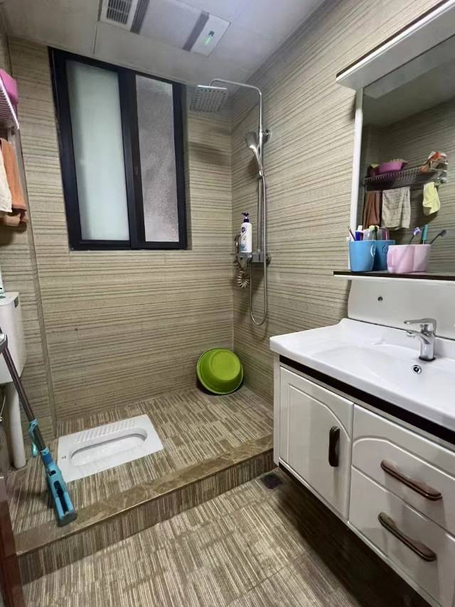 中航城果岭东方，3室2厅2卫，135.52㎡，精装，售价51.8万 二手房