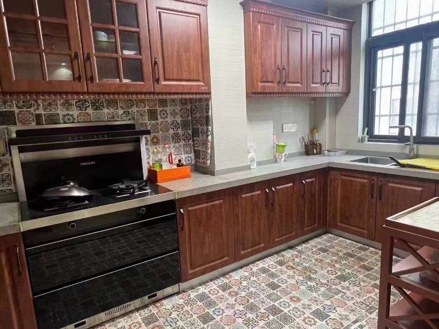 中航城果岭东方，3室2厅2卫，135.52㎡，精装，售价51.8万 二手房