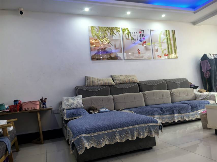 益和花园南区，3室2厅1卫，117.66㎡，普装，售价35万 二手房