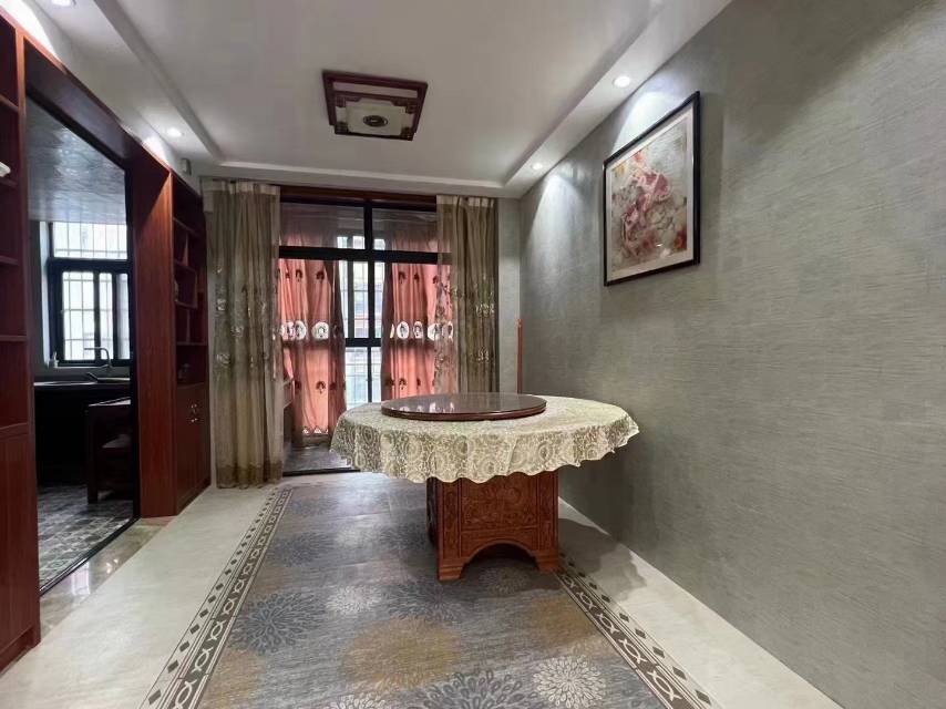 中航城果岭东方，3室2厅2卫，135.52㎡，精装，售价51.8万 二手房