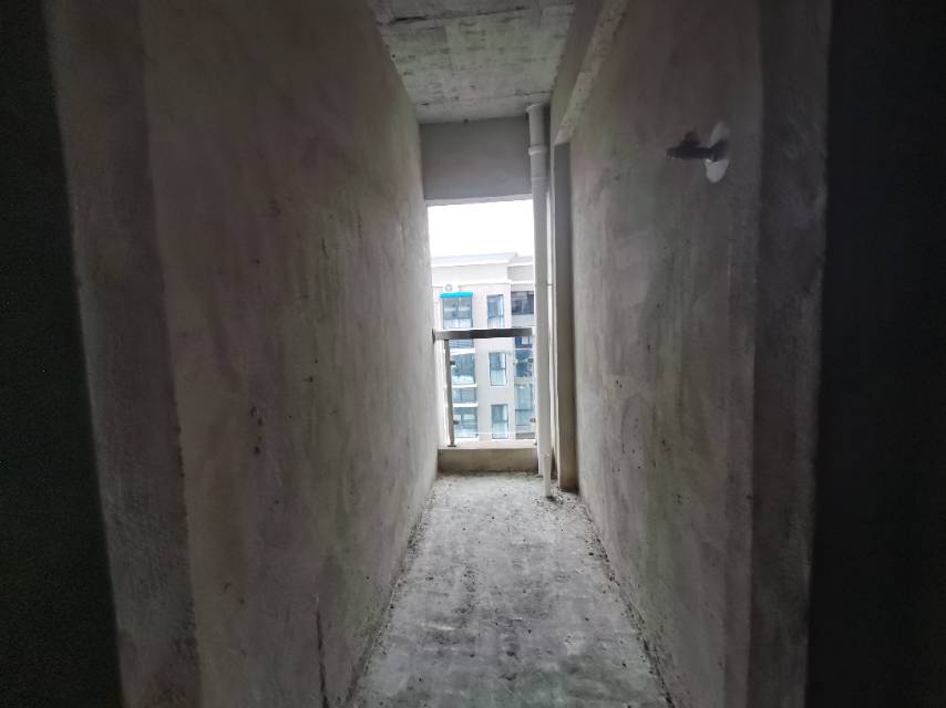 雅悦华府玺园，2室2厅1卫，87.13㎡，毛坯，售价28万 二手房