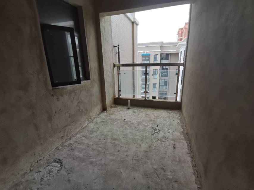 雅悦华府玺园，2室2厅1卫，87.13㎡，毛坯，售价28万 二手房