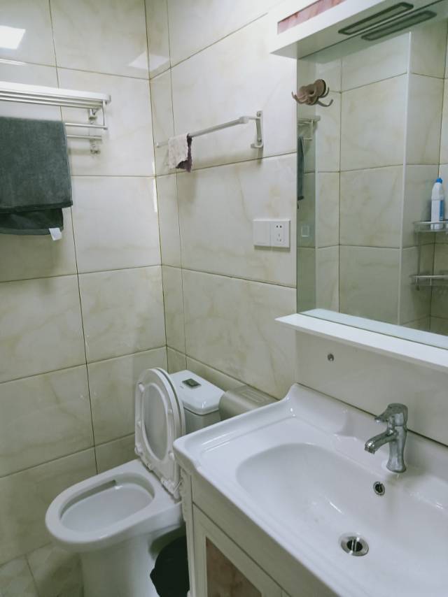 新天地公寓，1室1厅1卫，43㎡，普装，租金1000元/月 二手房