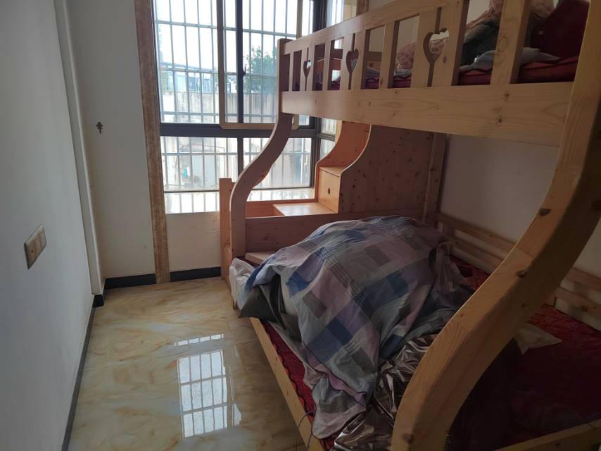 锦绣乾城，3室2厅1卫，95.00㎡，普装，租金1500元/月 租房