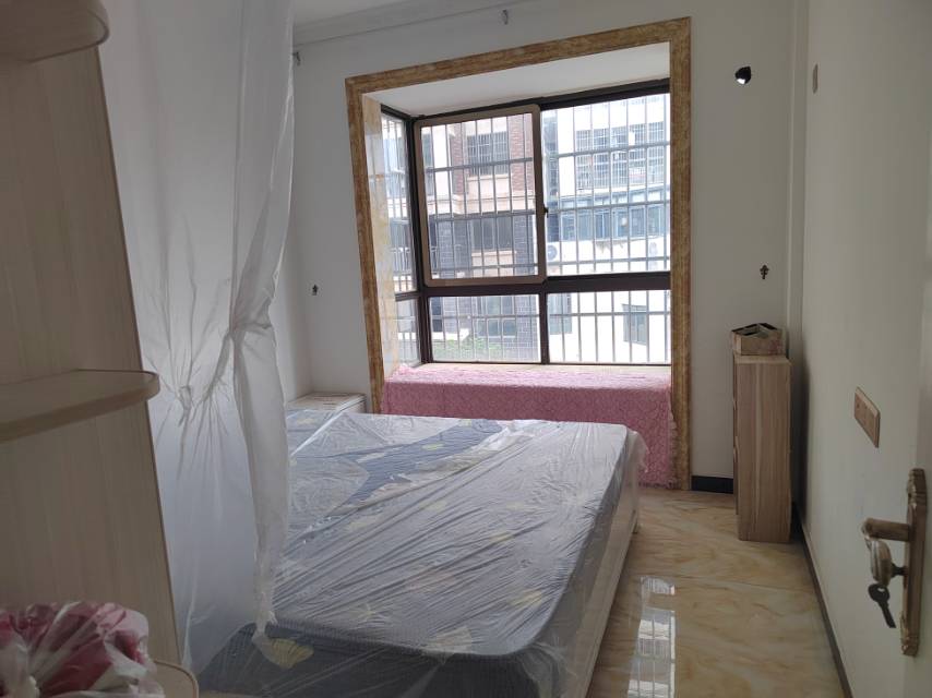 锦绣乾城，3室2厅1卫，95.00㎡，普装，租金1500元/月 租房