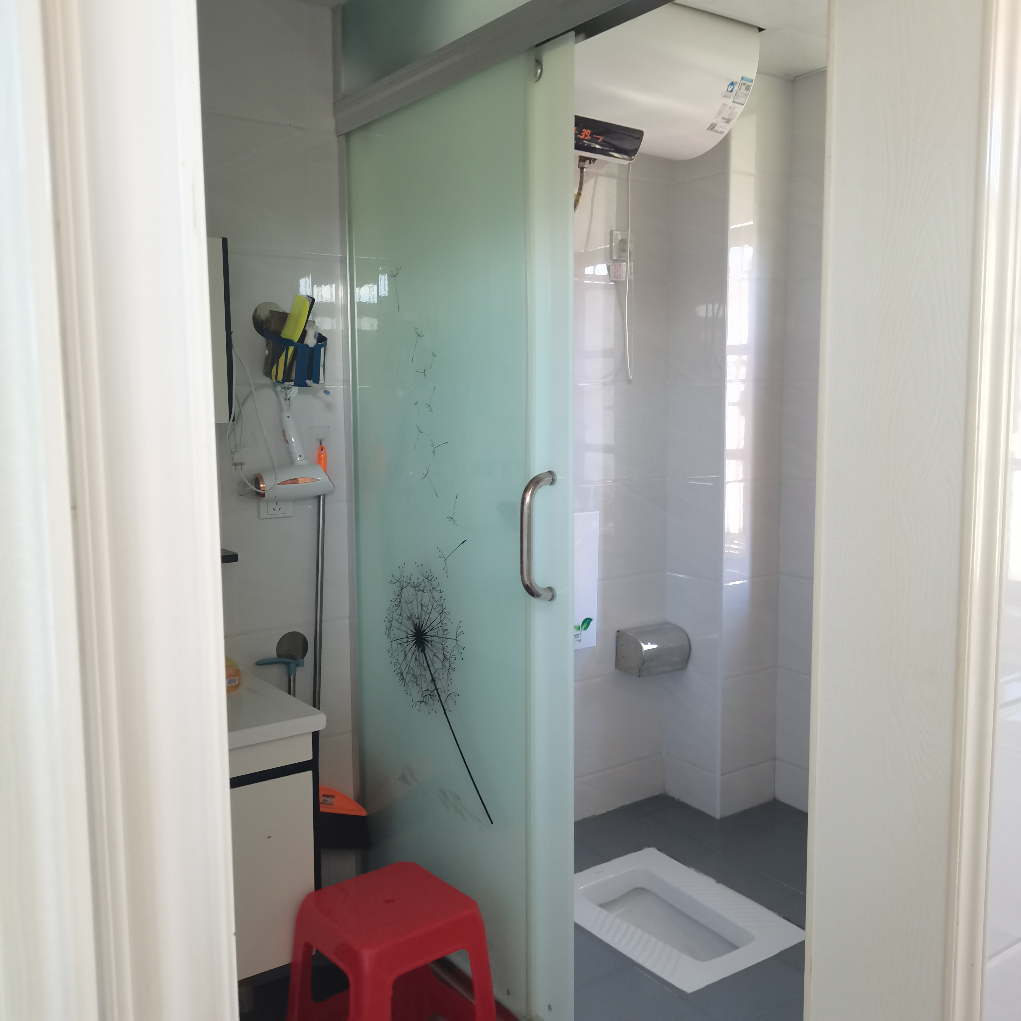 金涛国际华城，1室1厅1卫，75㎡，普装，售价28万 二手房