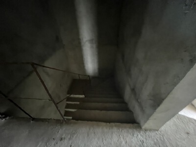 荷塘新城，5室3厅2卫，212.24㎡，毛坯，售价75万