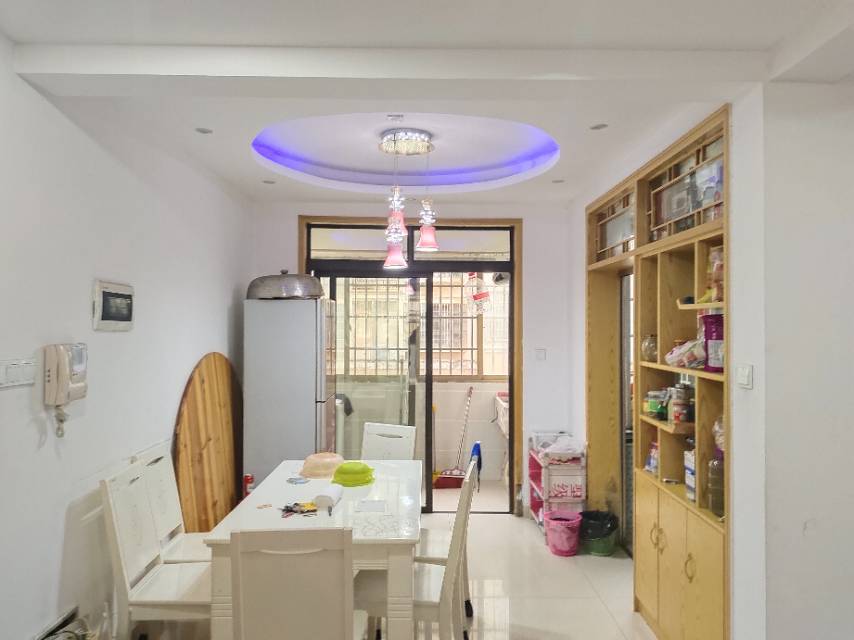 金涛国际华城，3室2厅2卫，122.33㎡，普装，售价42万 二手房