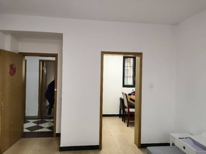 金涛国际华城，3室2厅2卫，122.33㎡，普装，售价42万 二手房