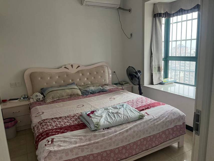 金色阳光，3室2厅2卫，142.00㎡，精装，售价58.00万 二手房