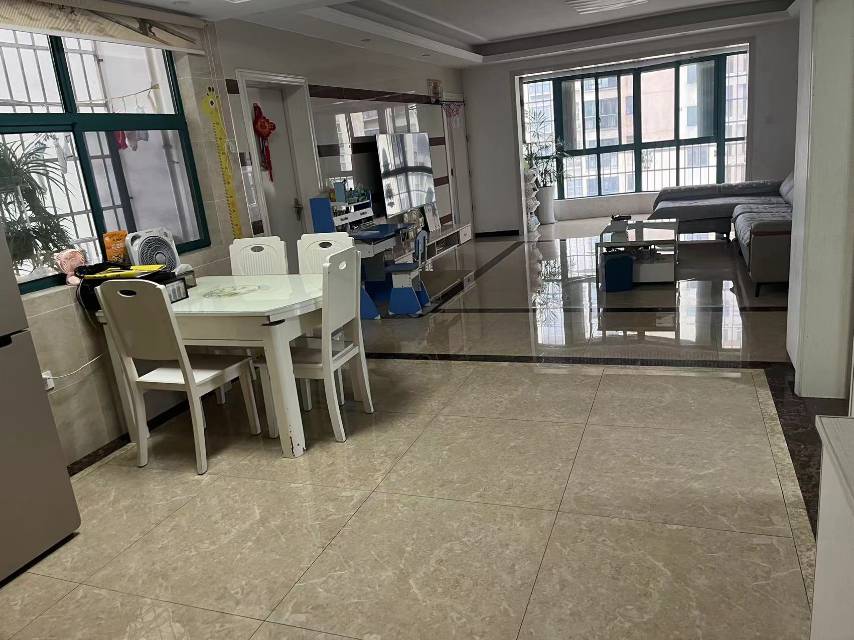 金色阳光，3室2厅2卫，142.00㎡，精装，售价58.00万 二手房