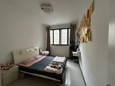 红宝石小区，3室2厅2卫，104.20㎡，简装，售价45万