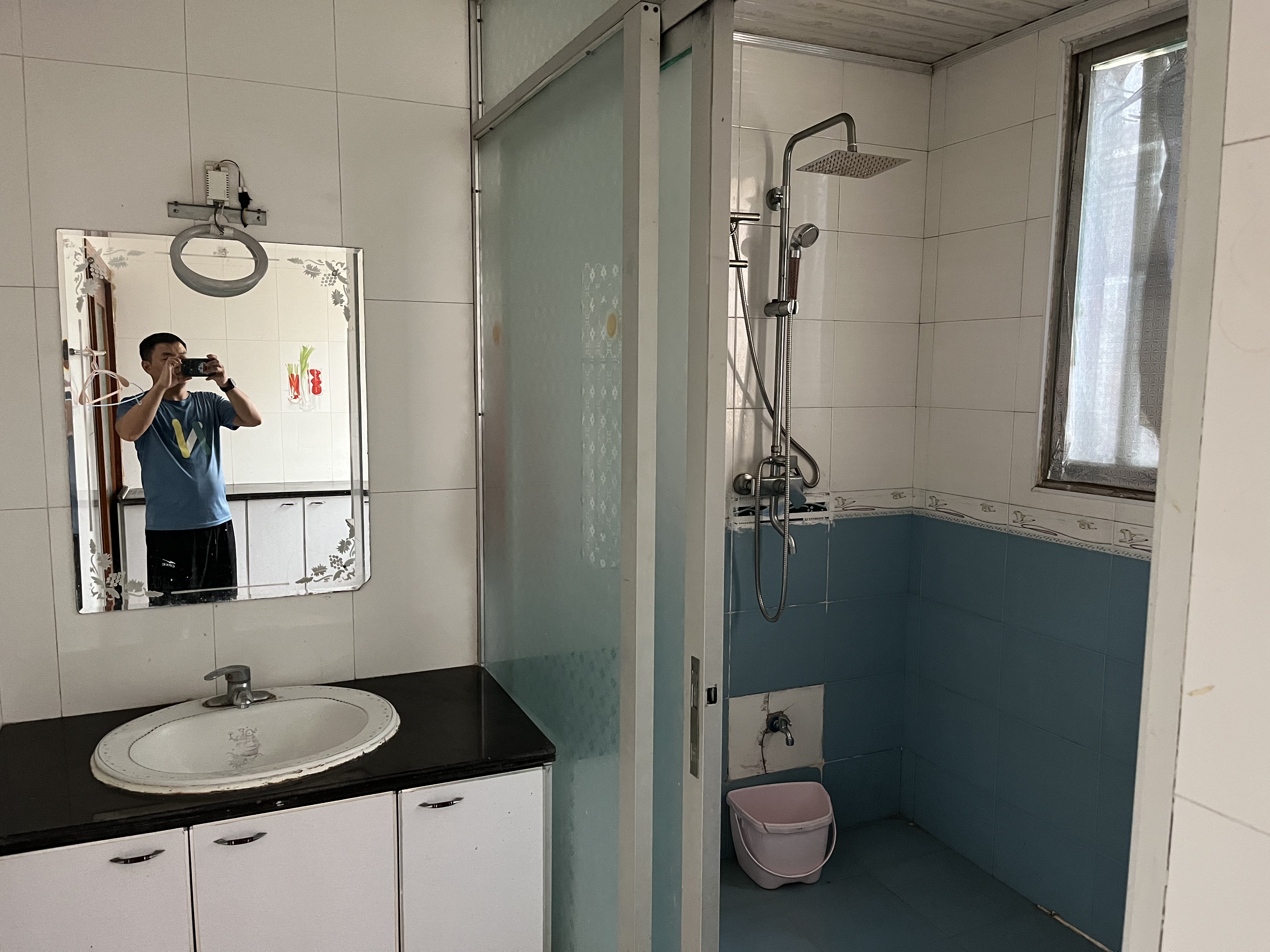 北峰小区，3室2厅1卫，110.53㎡，简装，售价25.00万 二手房