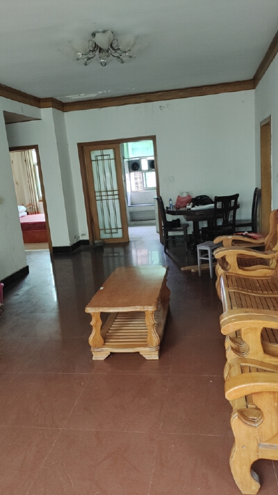 珍珠湖小区，3室2厅1卫，102㎡，简装，租金1000元/月