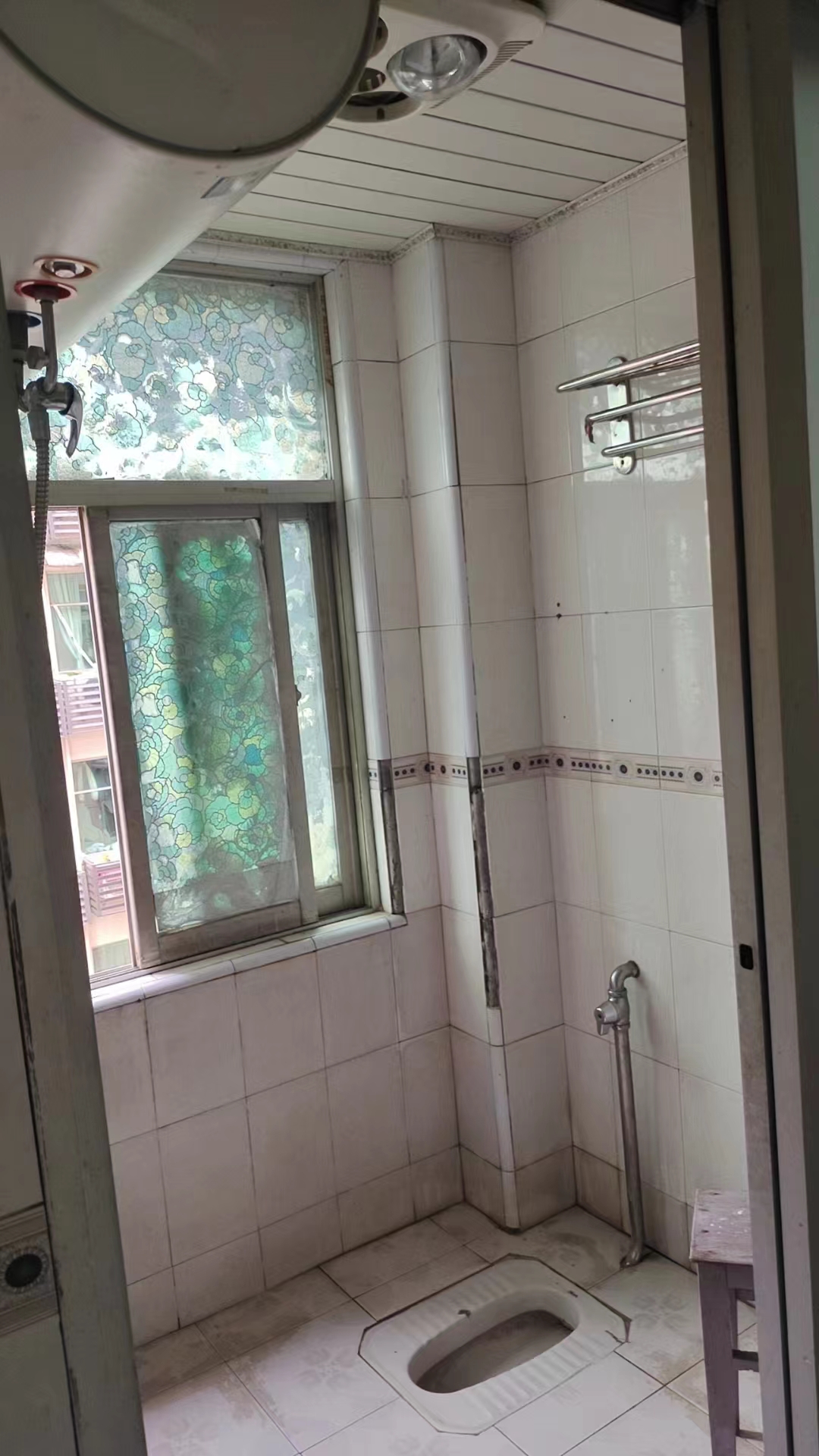 珍珠湖小区，3室2厅1卫，102㎡，简装，租金1000元/月 租房