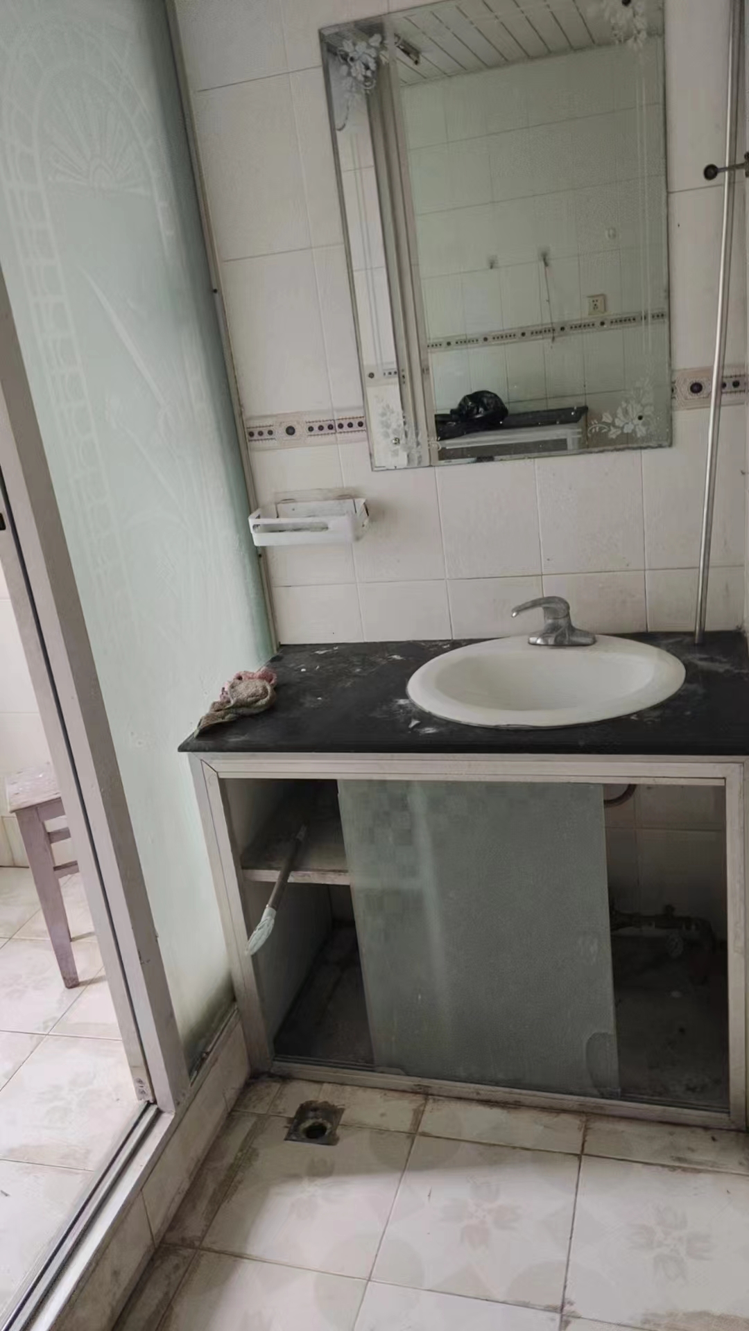 珍珠湖小区，3室2厅1卫，102㎡，简装，租金1000元/月 租房