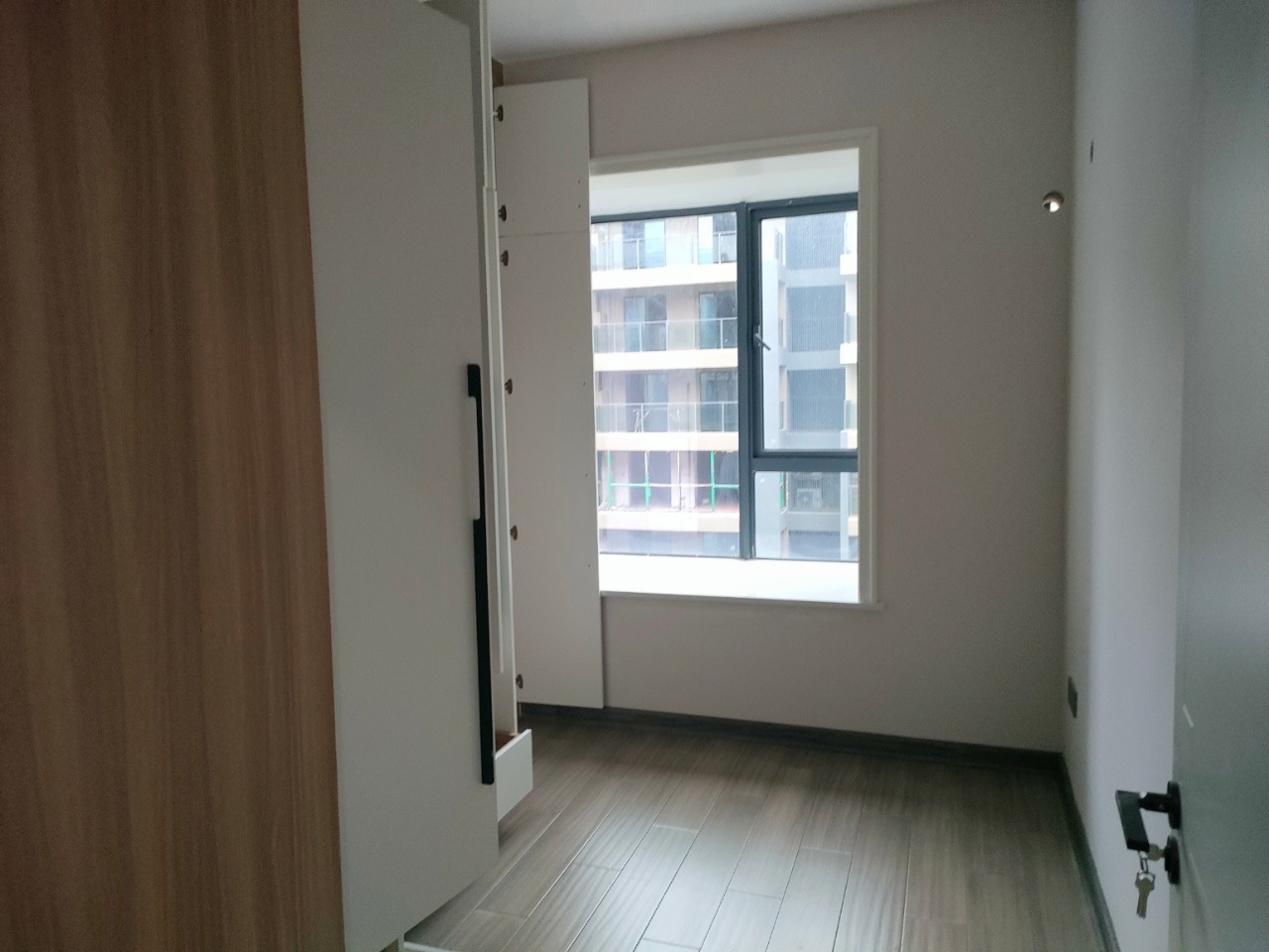 新加坡国际健康城，3室2厅2卫，131㎡，精装，售价95万 二手房