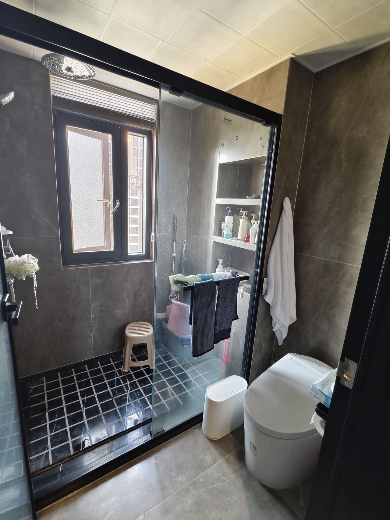 上海城，3室2厅2卫，123㎡，豪装，售价75万 二手房