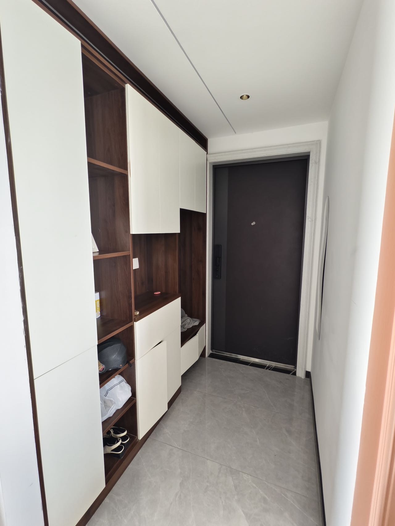 上海城，3室2厅2卫，123㎡，豪装，售价75万 二手房