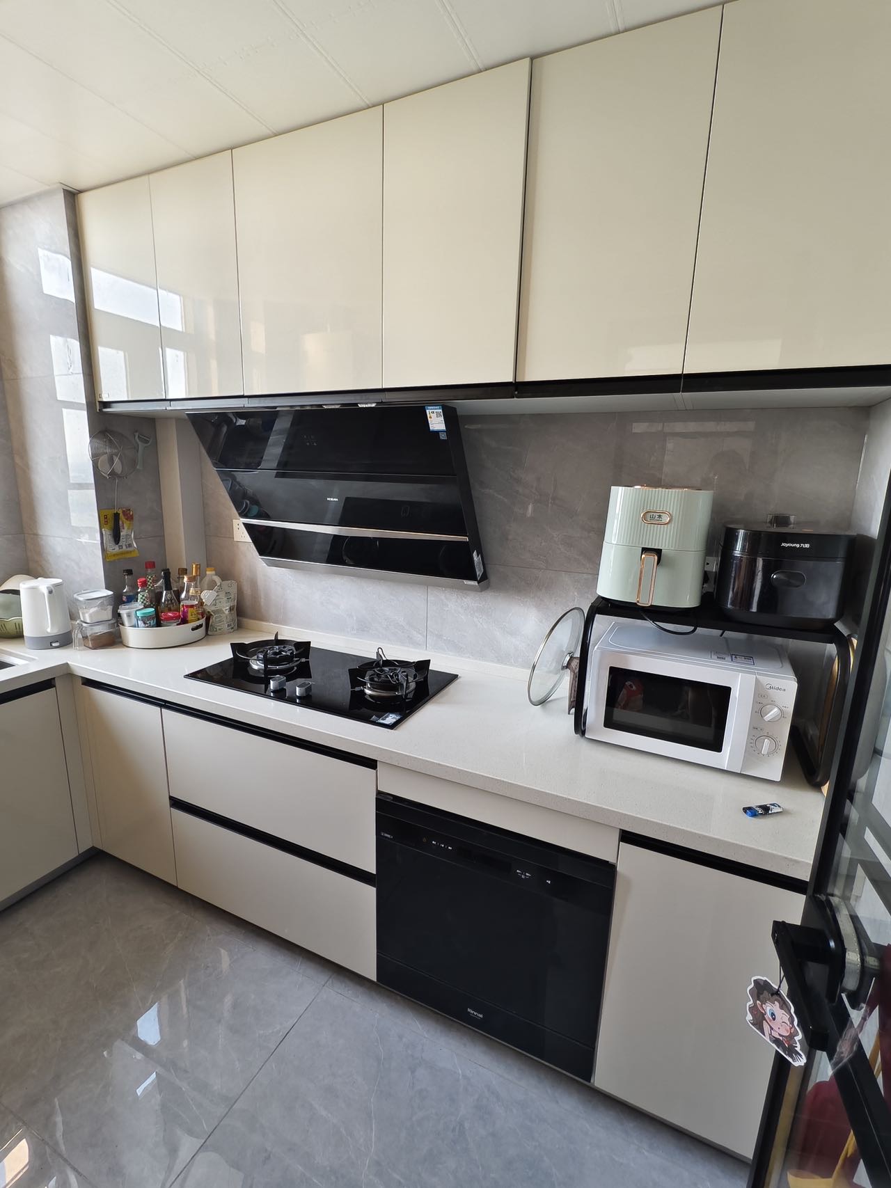 上海城，3室2厅2卫，123㎡，豪装，售价75万 二手房