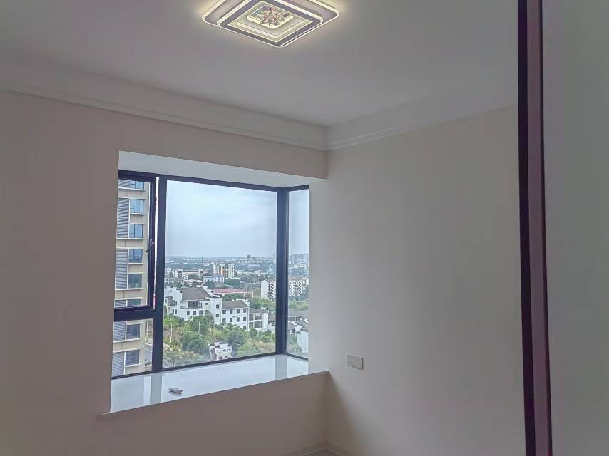 新加坡国际健康城，3室2厅1卫，100.00㎡，毛坯，租金1600元/月 租房