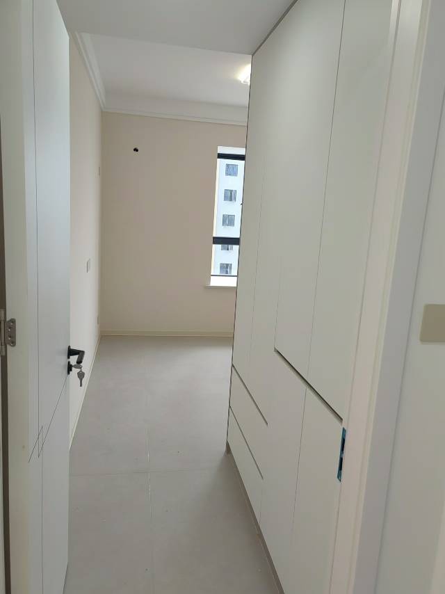 新加坡国际健康城，3室2厅1卫，100.00㎡，毛坯，租金1600元/月 租房