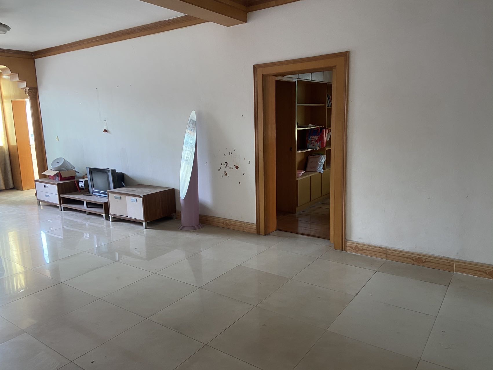 北峰小区，4室2厅1卫，129㎡，普装，售价50万 二手房