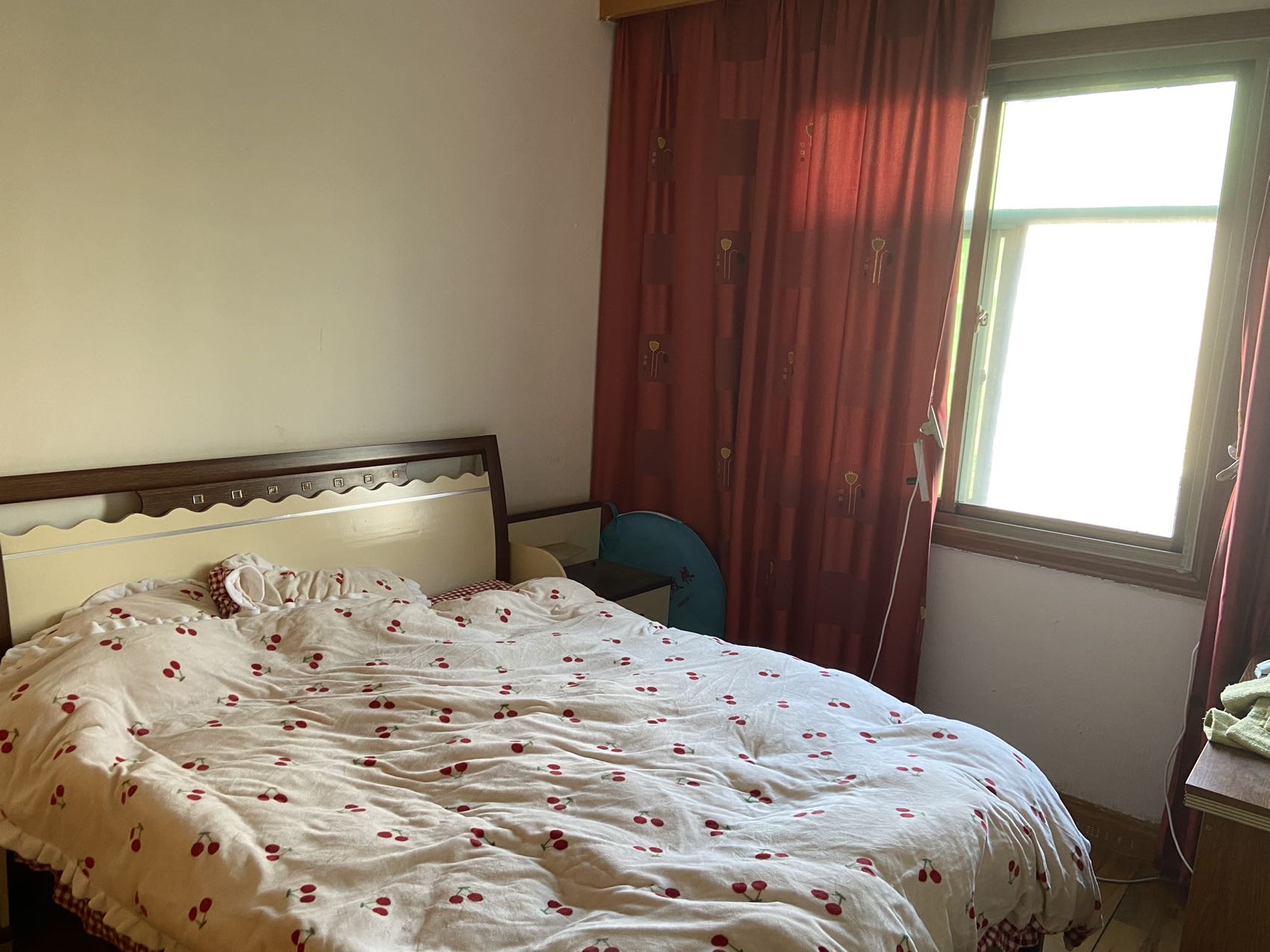 北峰小区，4室2厅1卫，129㎡，普装，售价50万 二手房