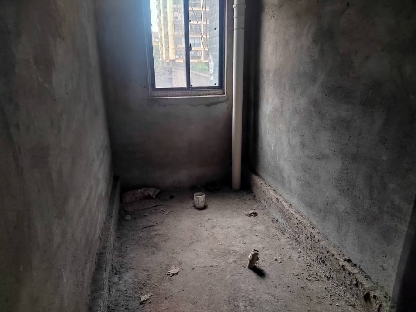 兴德顺景，3室2厅2卫，127.00㎡，毛坯，售价45万 二手房