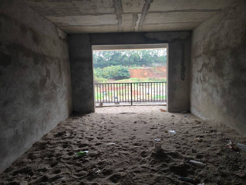 兴德顺景，3室2厅2卫，127.00㎡，毛坯，售价45万 二手房