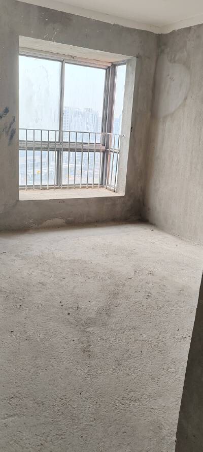 中航城果岭东方，2室1厅1卫，88.00㎡，毛坯，售价26万