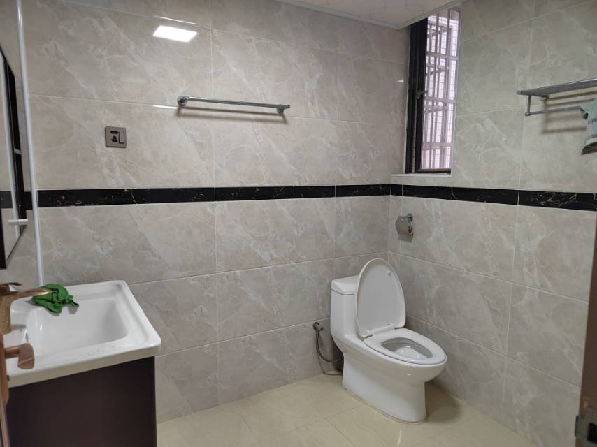 聚贤锦园，3室2厅2卫，116.00㎡，精装，售价67万 二手房